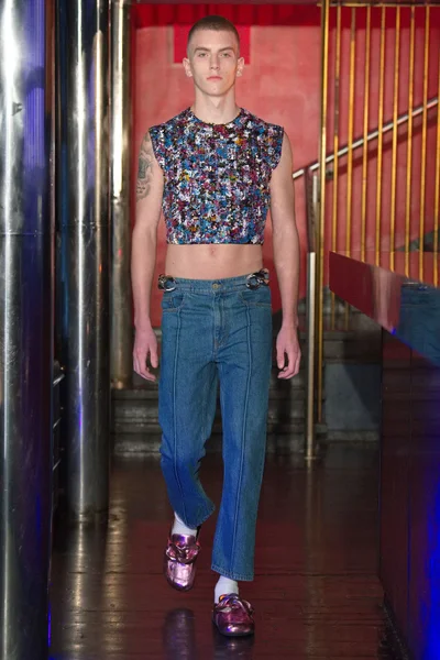 Look 30
